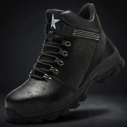 The Phantom black colorway